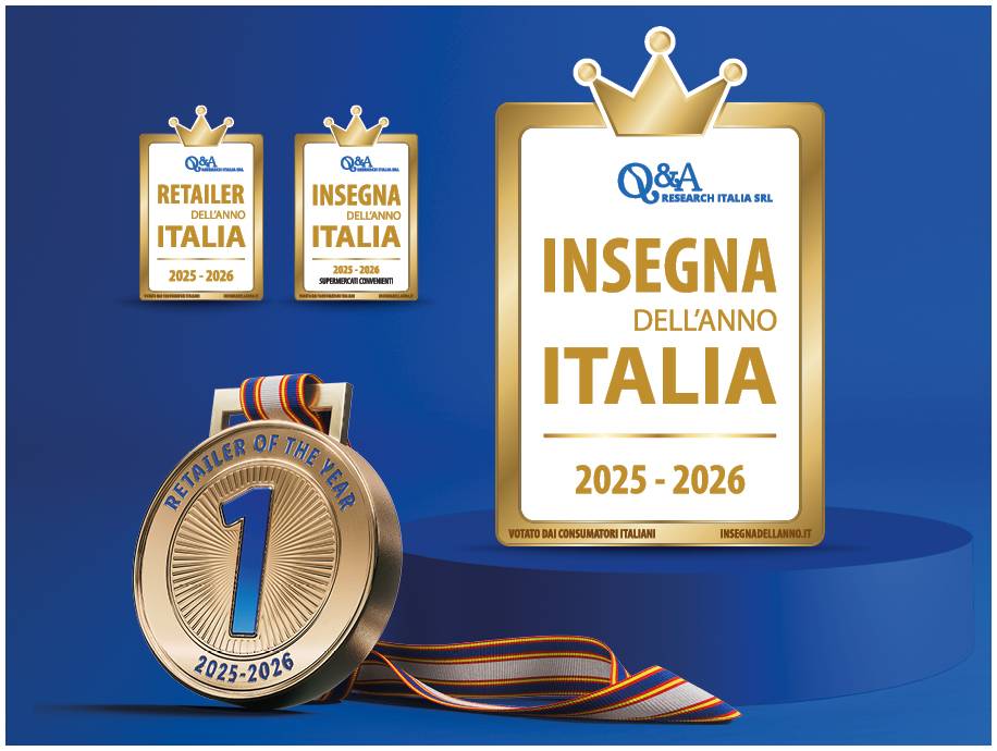 Premi 'Insegna dell'Anno Italia 2025-2026' e medaglia 'Retailer of the Year' su sfondo blu.